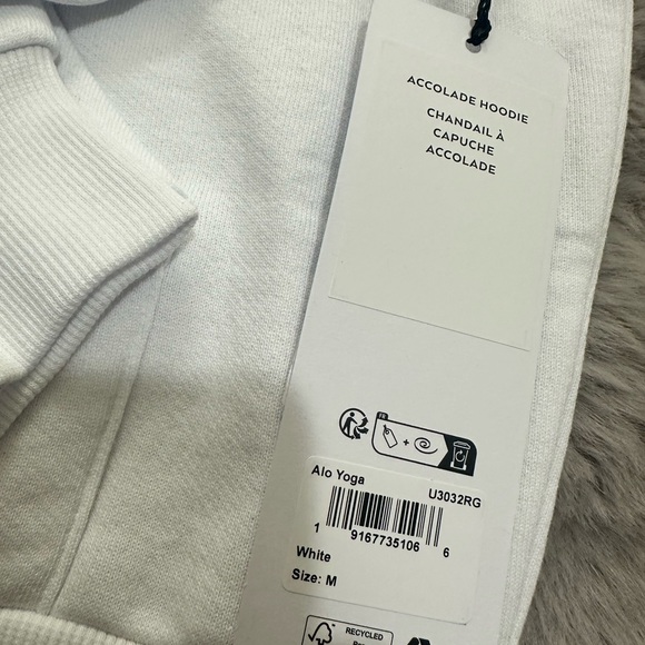 NWT Alo Yoga White Accolade Hoodie Size M White - Picture 9 of 9